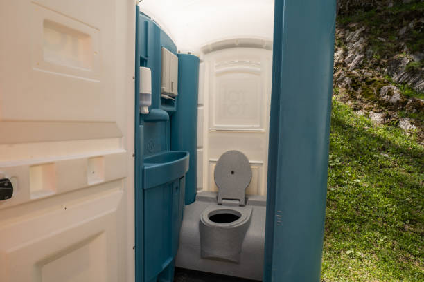 Porta potty delivery and setup in Shaw, MS